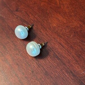 NWOT Pearl Earrings